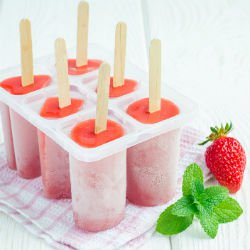 Strawberry and cream ice pops